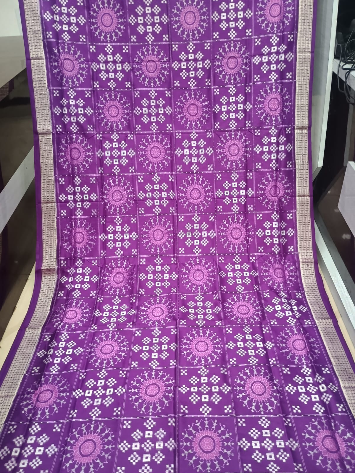 Purple White Mini Pasapali With Round Tribal Design Sambalpuri Silk Saree