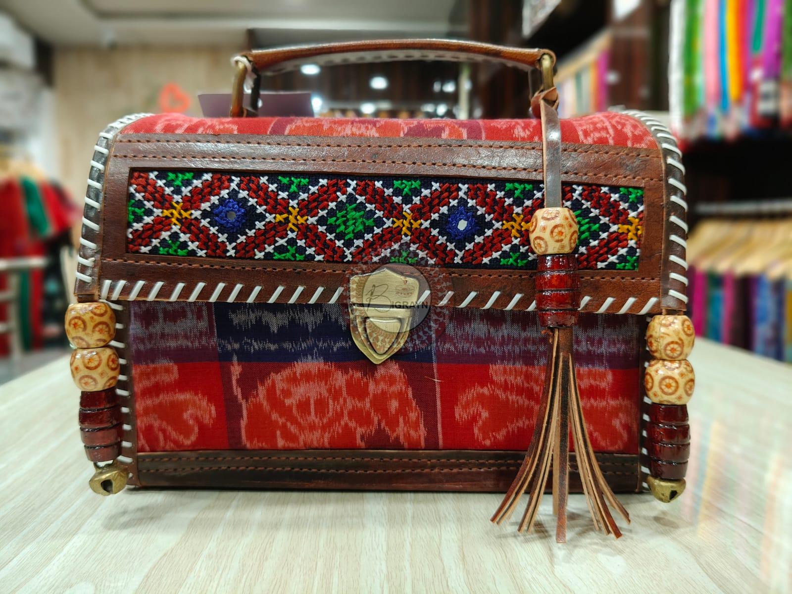 Blue Red Animal Bandha Leather Sling Bag
