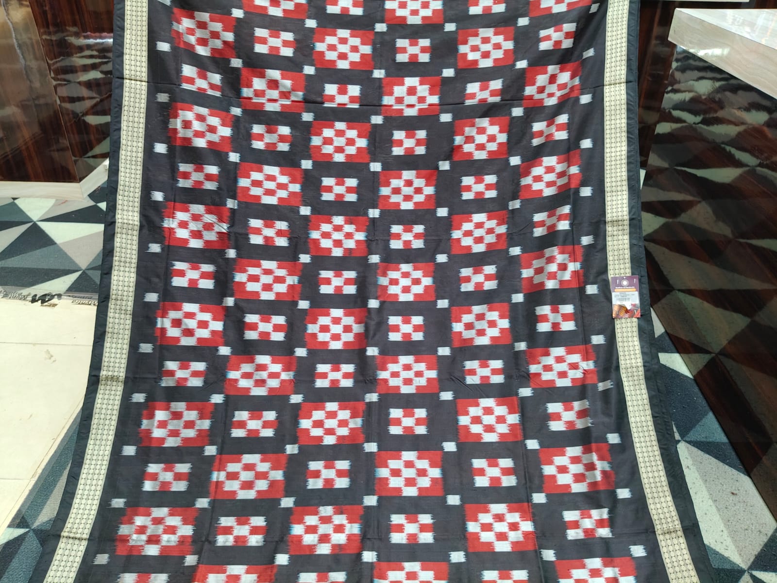 Black Maroon Body Pasapali Odisha Handloom Sambalpuri Silk Saree