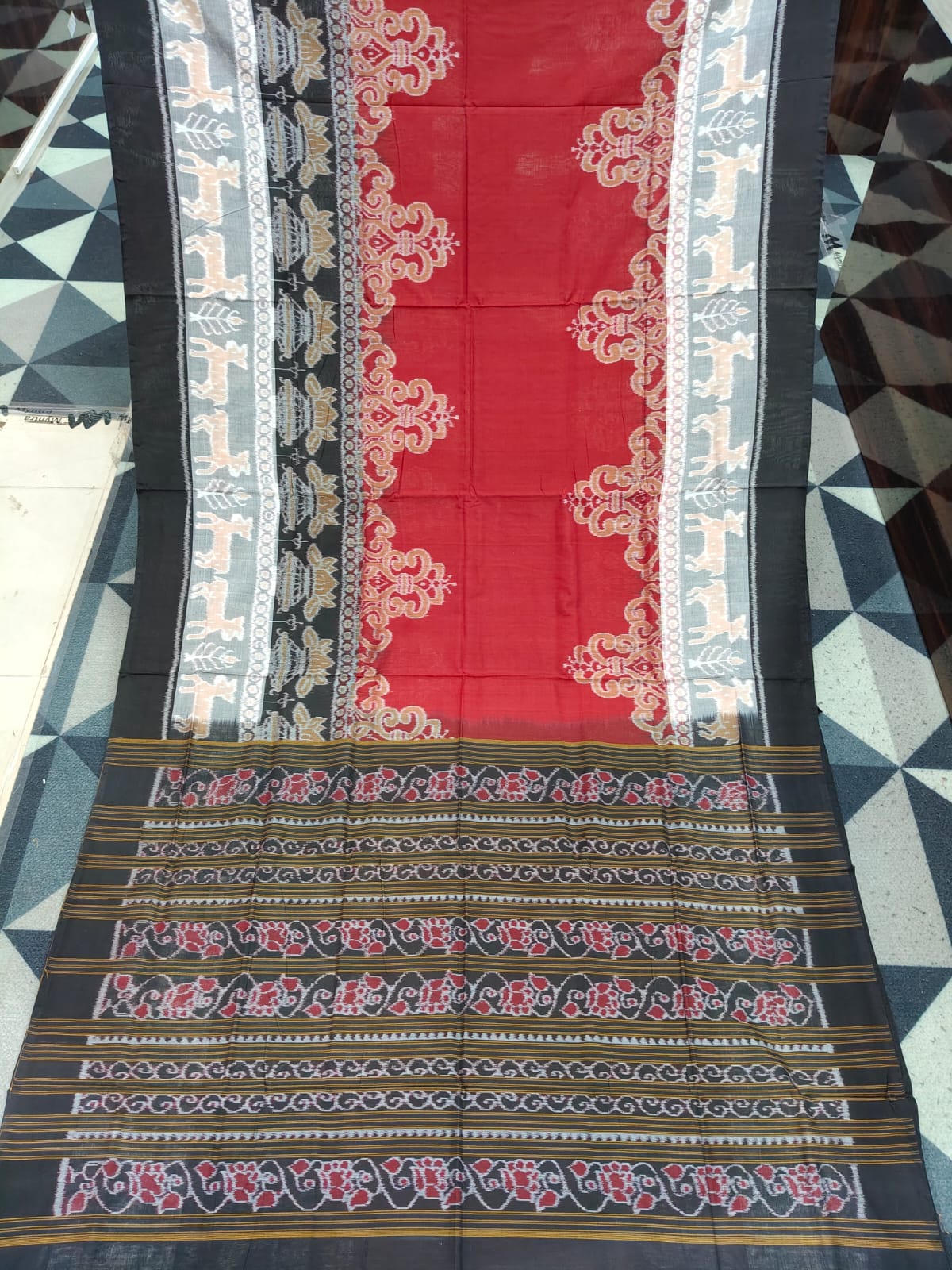 Maroon White Black Scot Deer Design Odisha Handloom Sambalpuri Cotton Saree