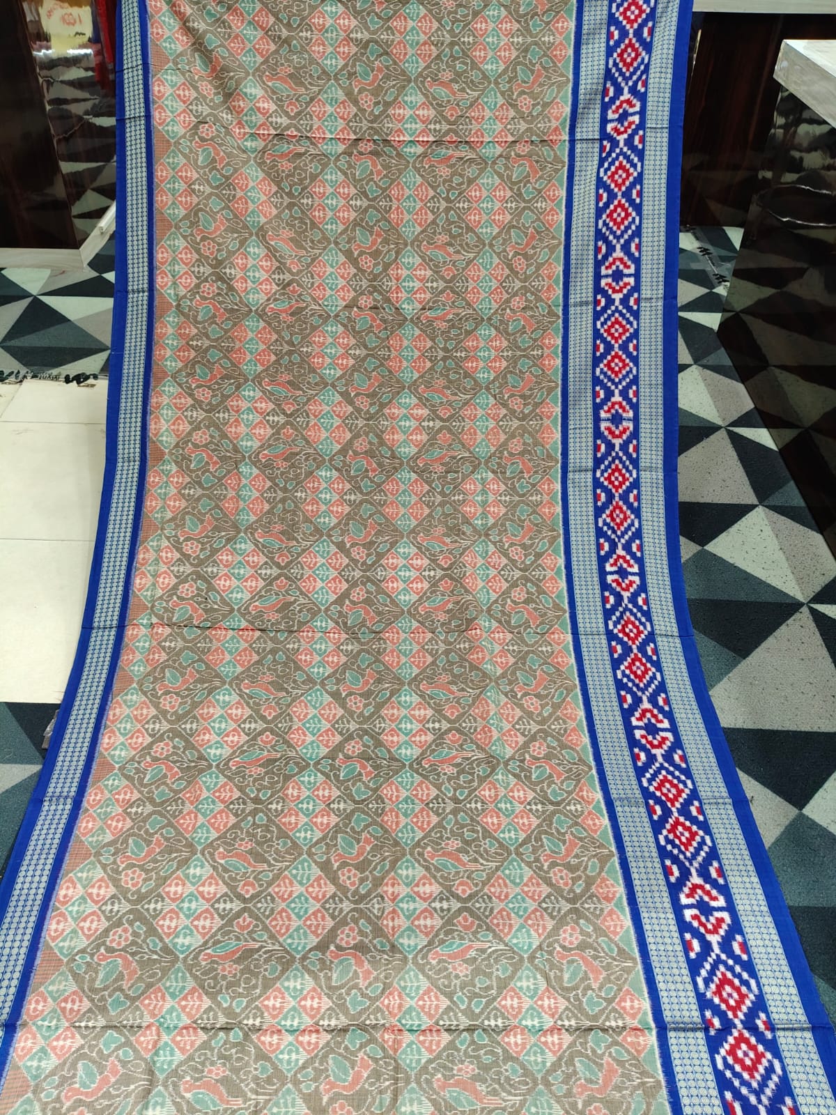 Off White Blue Tribal Tree & Birds Scot Pasapali Design Sambalpuri Cotton Saree