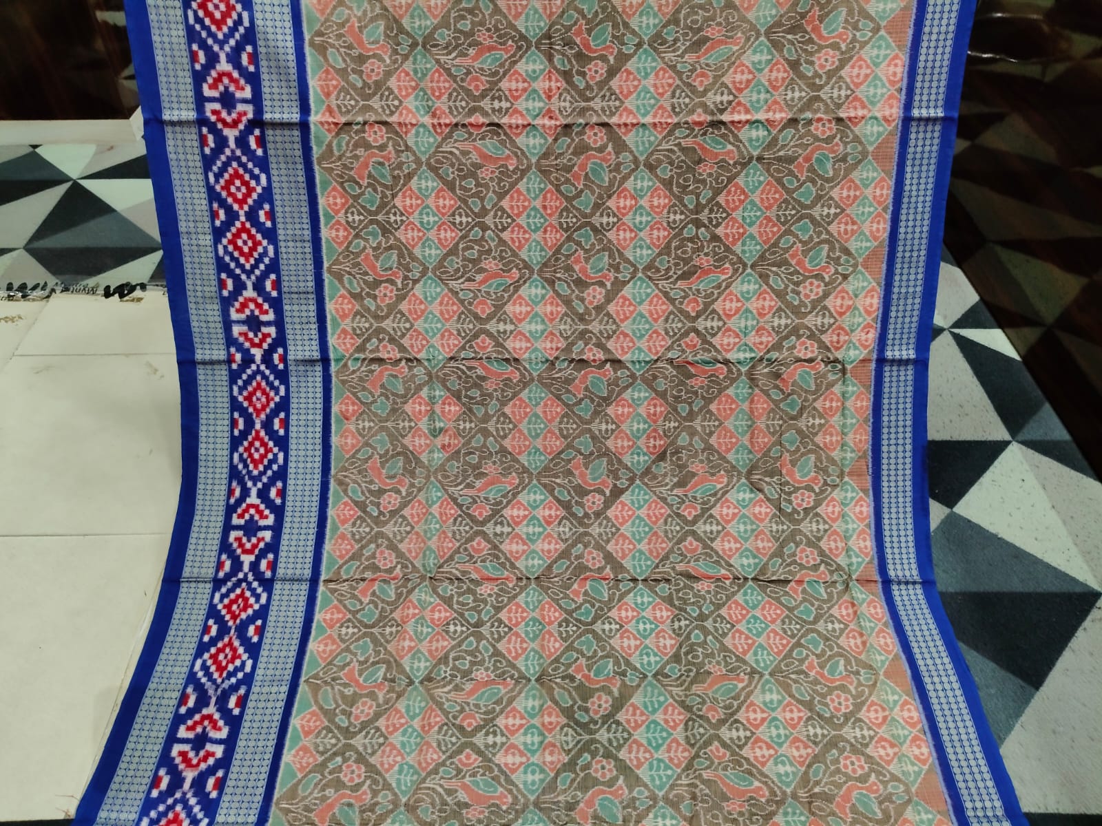 Off White Blue Tribal Tree & Birds Scot Pasapali Design Sambalpuri Cotton Saree