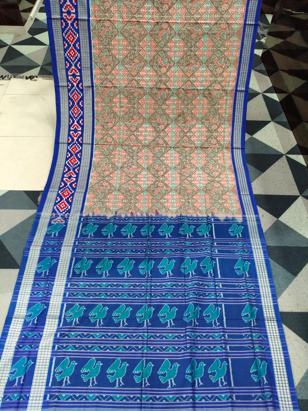 Off White Blue Tribal Tree & Birds Scot Pasapali Design Sambalpuri Cotton Saree