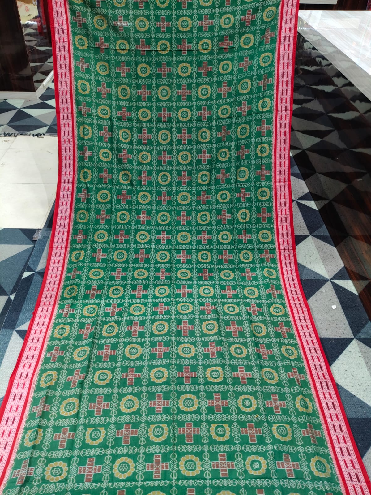 Green Red Flower Design Laxmi Yantra Anchal Sambalpuri Cotton Saree