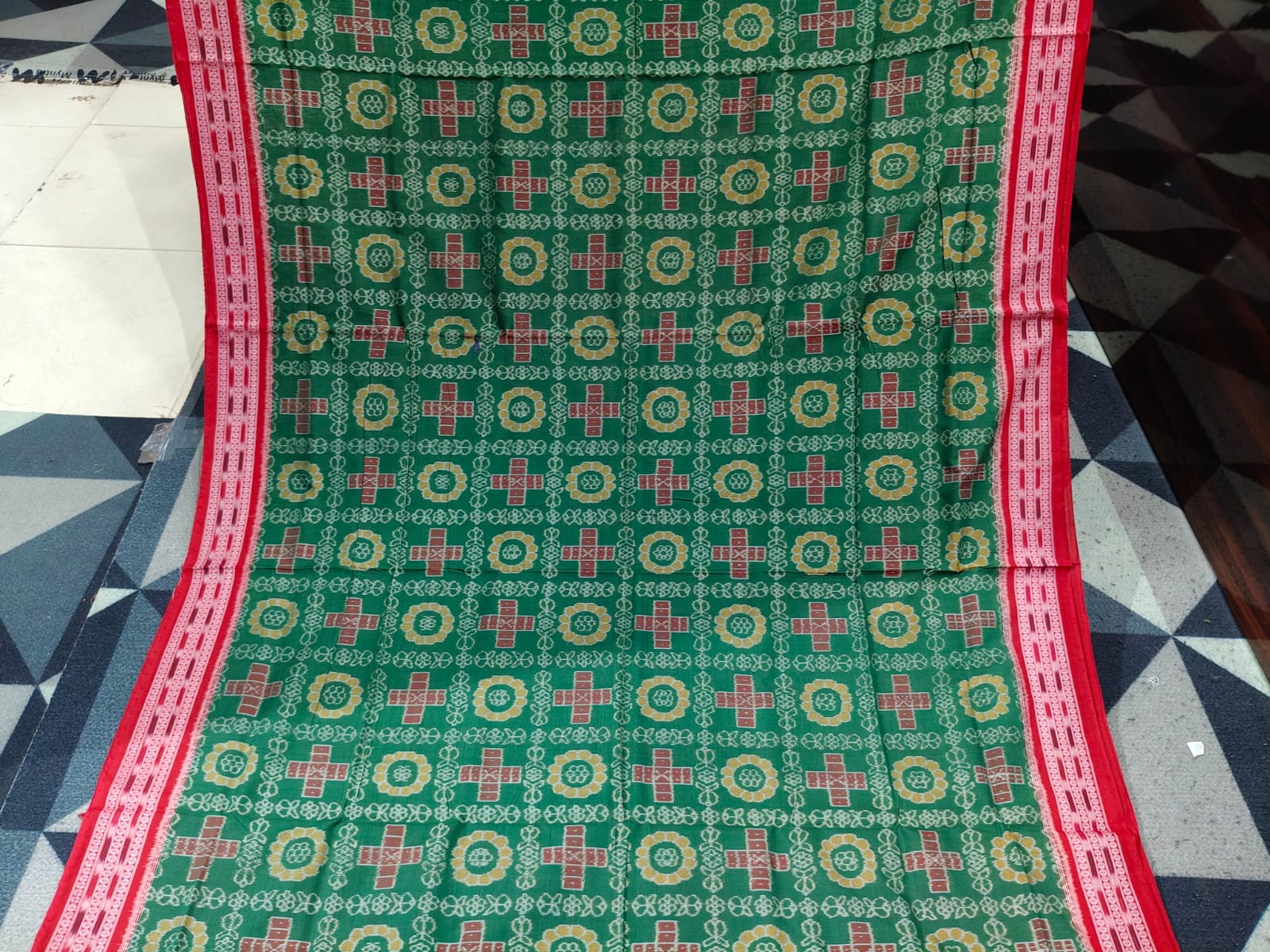 Green Red Flower Design Laxmi Yantra Anchal Sambalpuri Cotton Saree