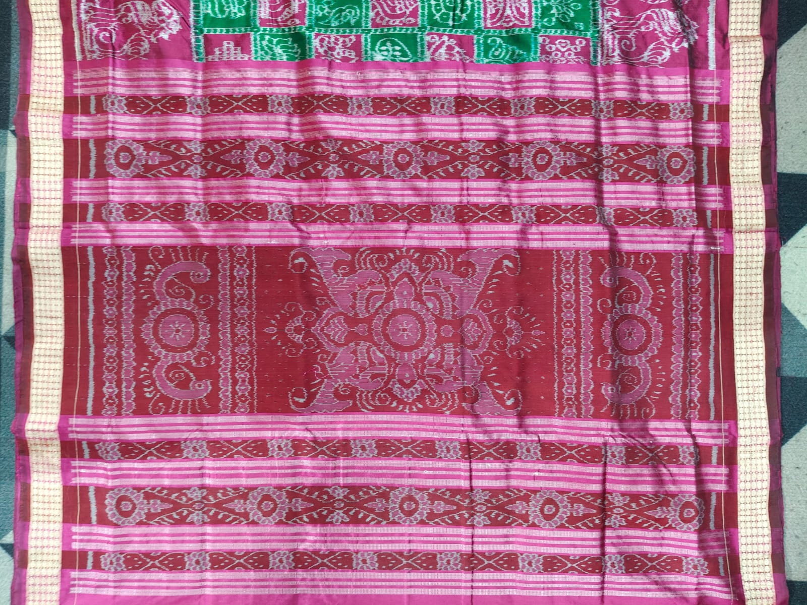 Green Magenta 7 Kothi & Scot Lion Sambalpuri Semi Silk Saree