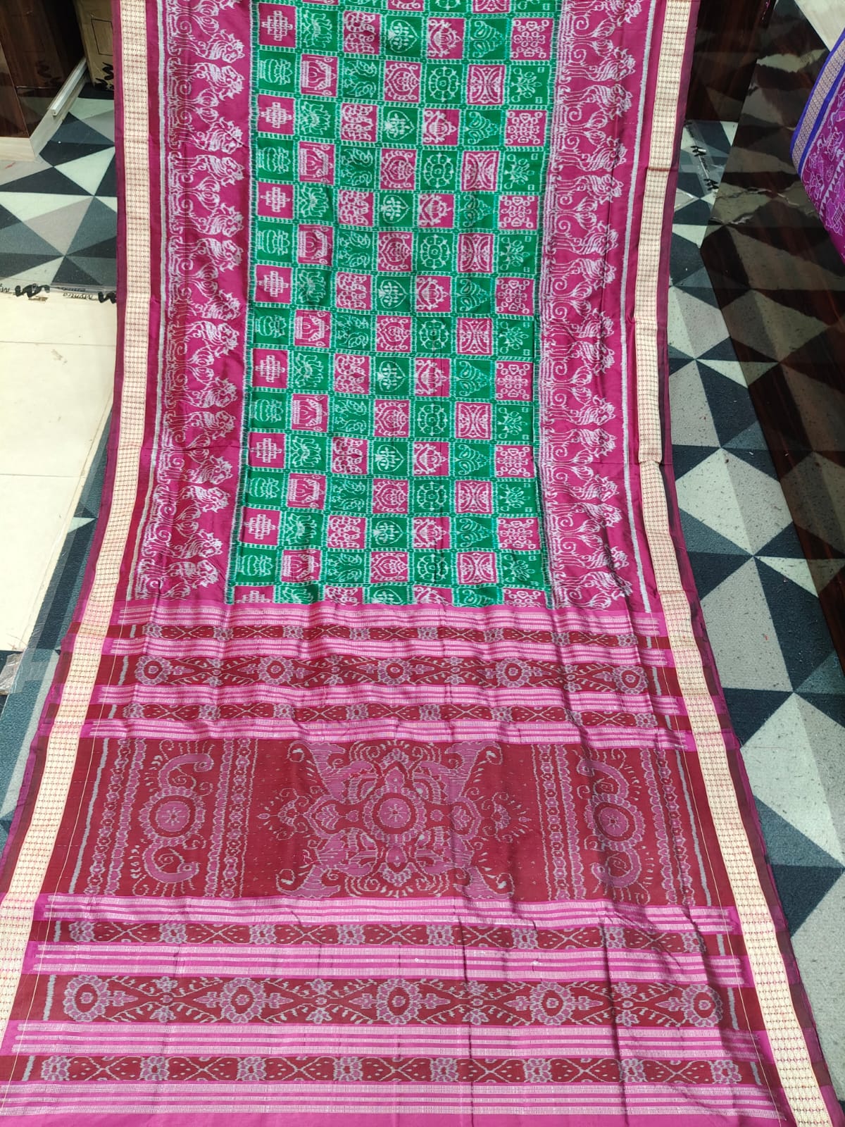 Green Magenta 7 Kothi & Scot Lion Sambalpuri Semi Silk Saree