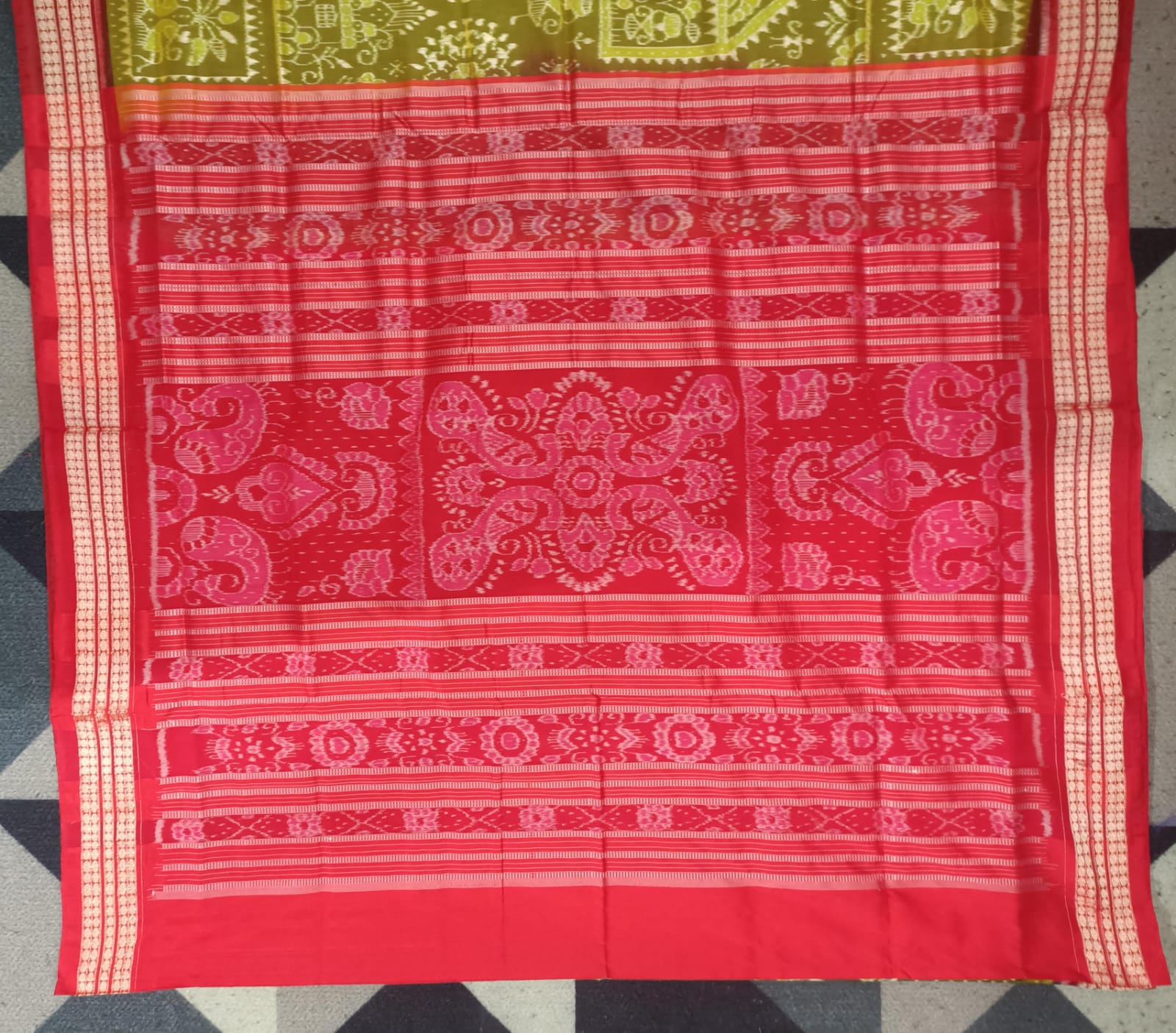 Mehndi Maroon Round Tribal Design Sambalpuri Semi Silk Saree