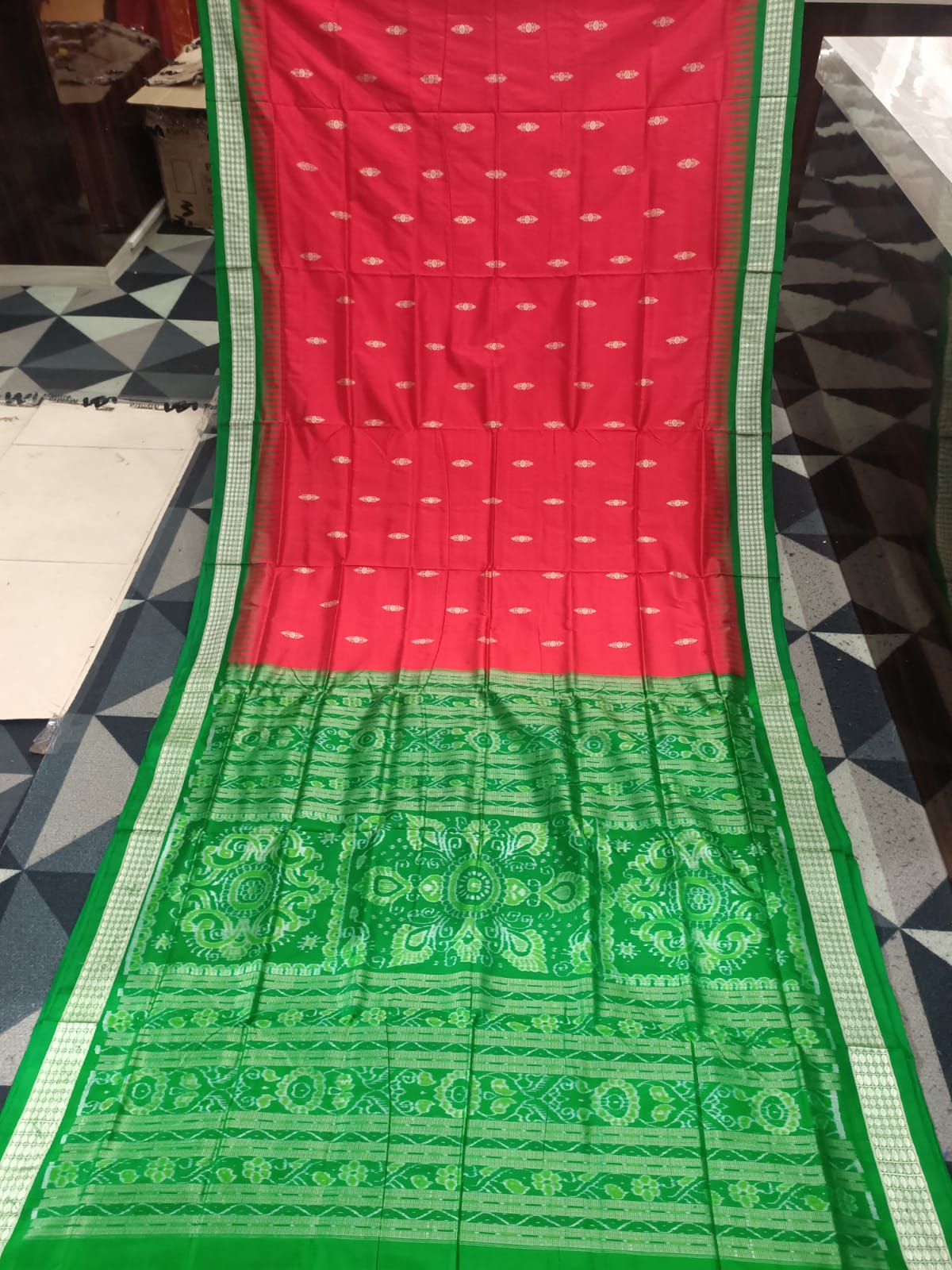 Red Green Flower Design Bomkai Silk Saree