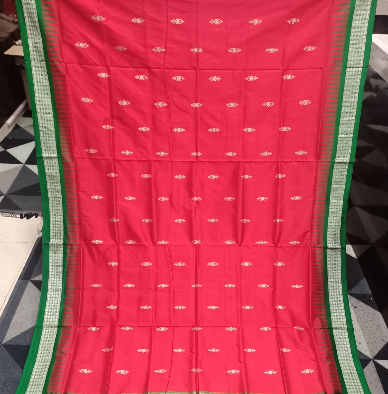 Red Green Flower Design Bomkai Silk Saree
