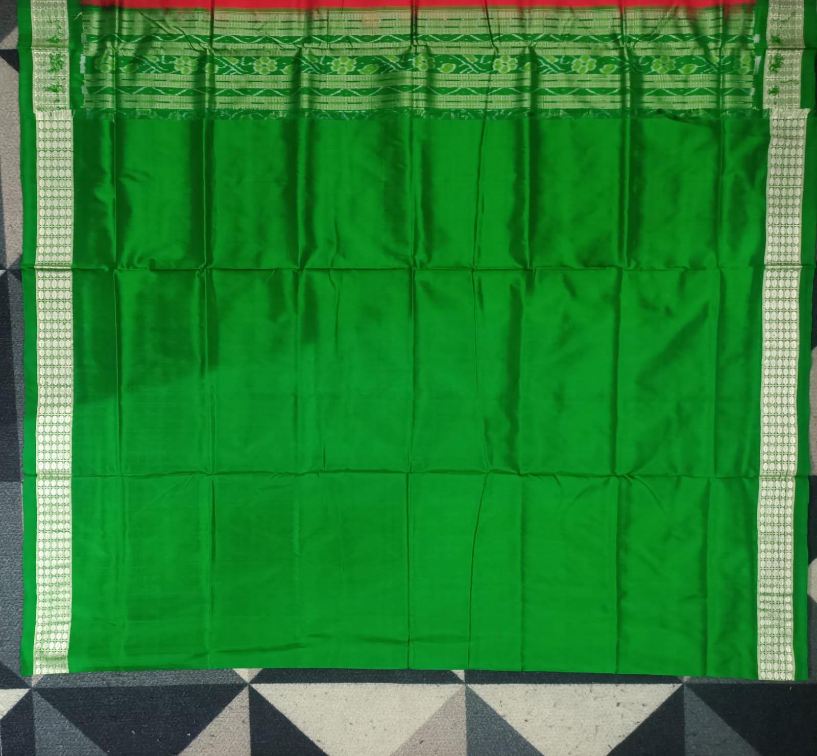 Red Green Flower Design Bomkai Silk Saree