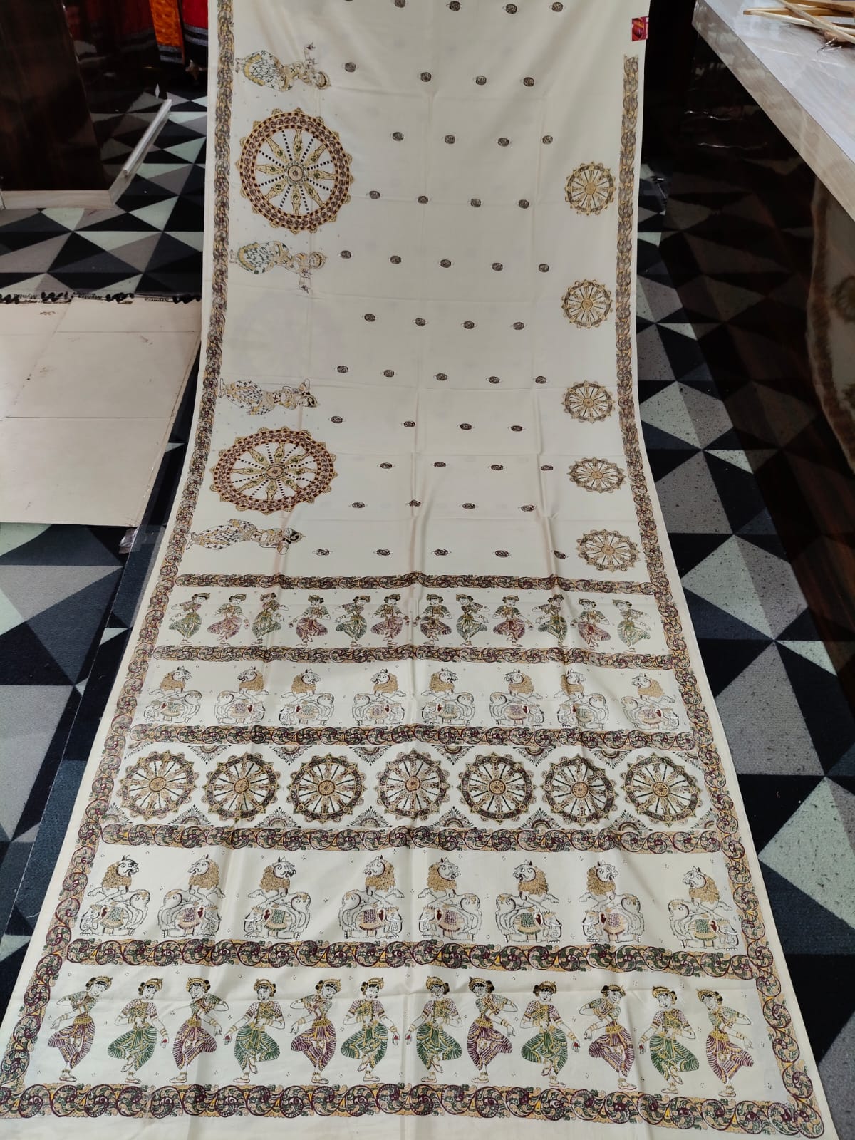 Off White Konark Wheel & Dancer Theme Pattachitra Khadi Silk Saree