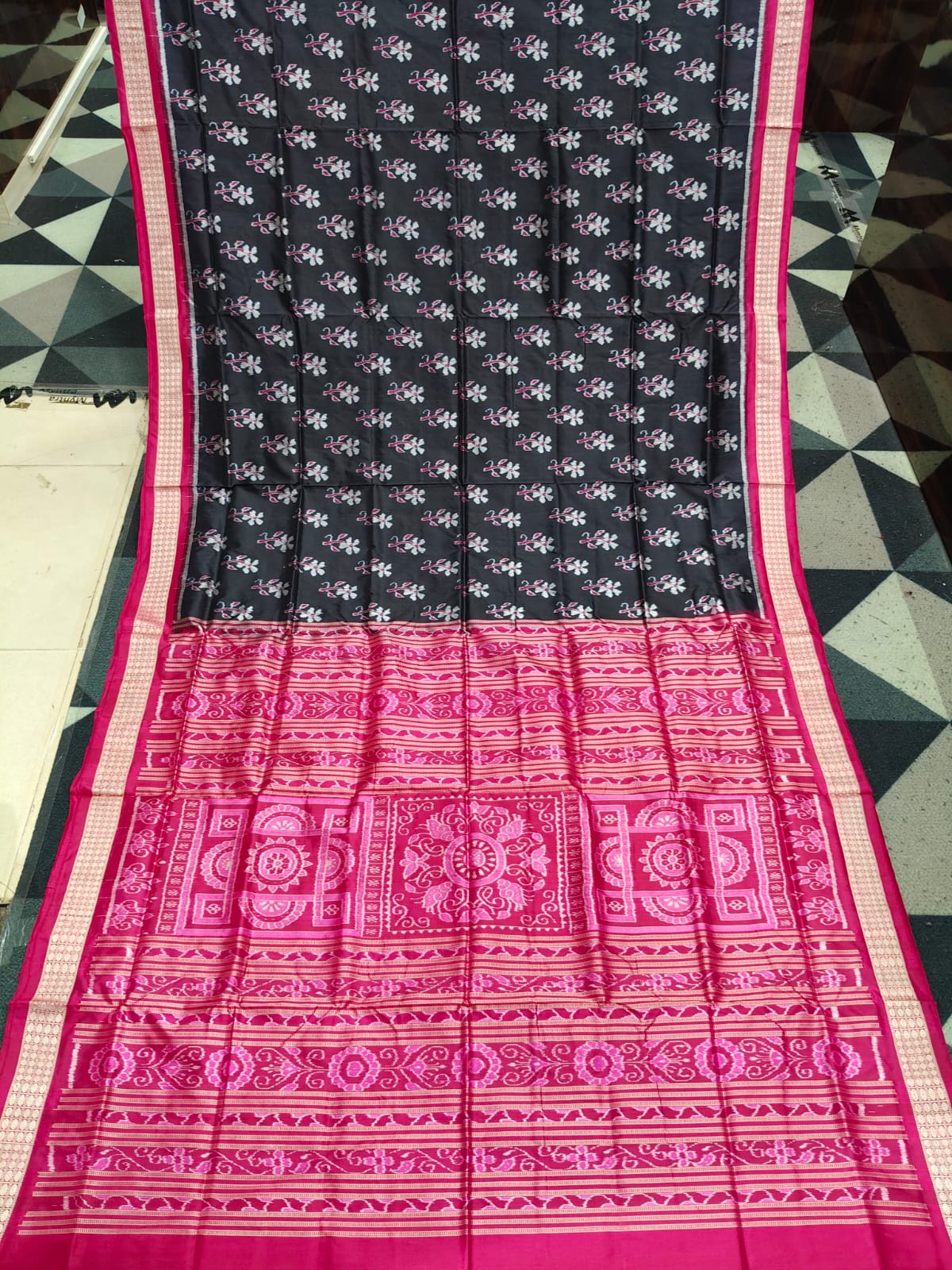 Black Magenta Full Body Flower Design Sambalpuri Silk Saree
