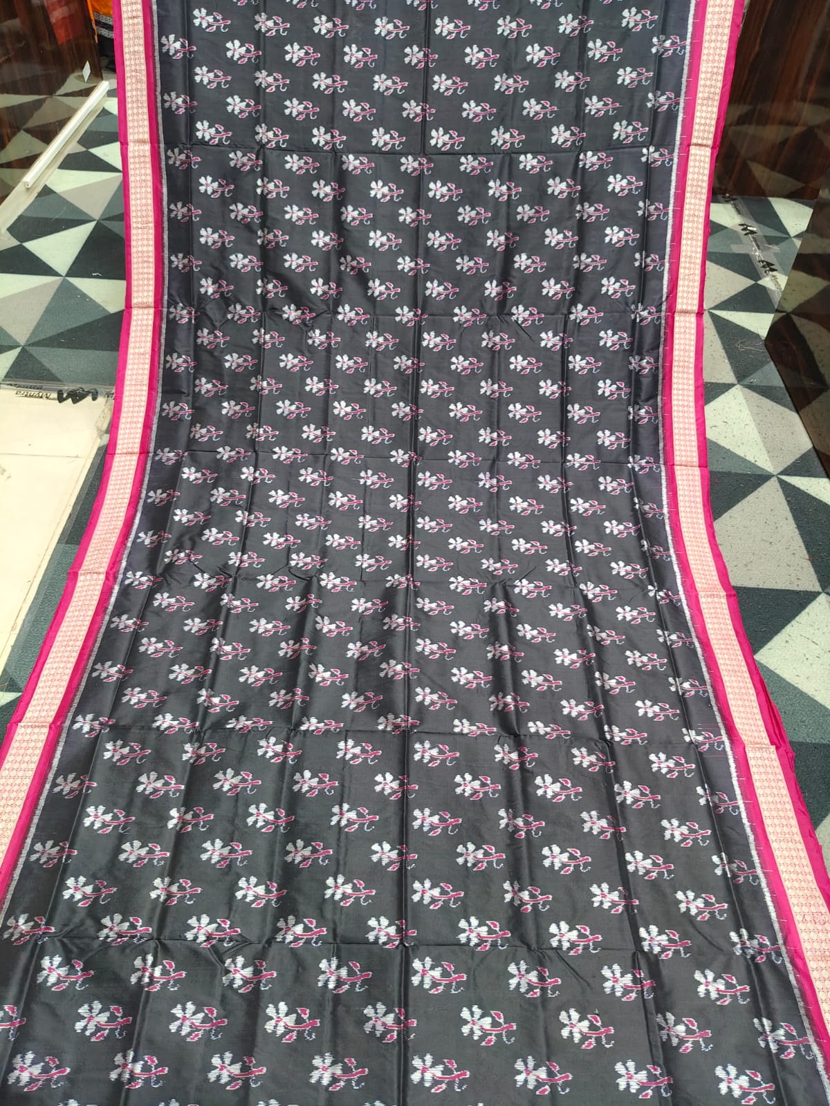 Black Magenta Full Body Flower Design Sambalpuri Silk Saree