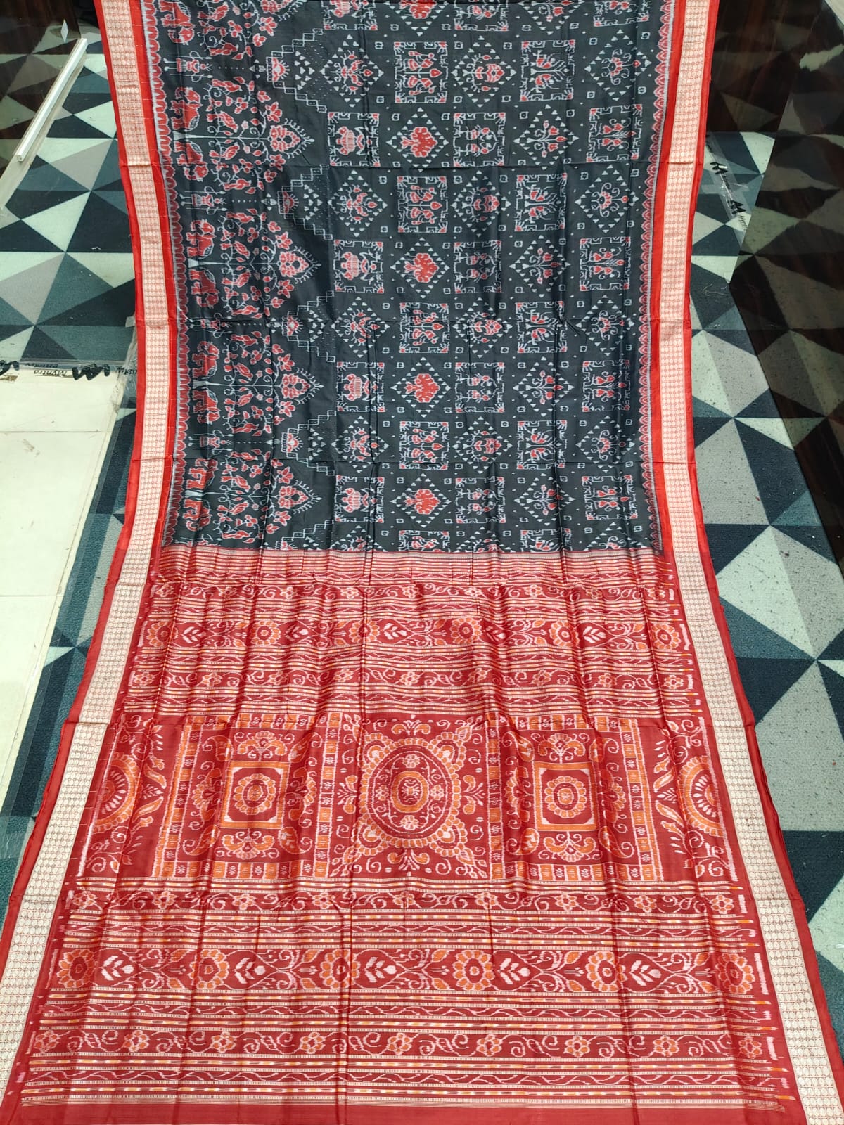 Black Red Full Body Box Tribal & Scot Tree Design Sambalpuri Silk Saree