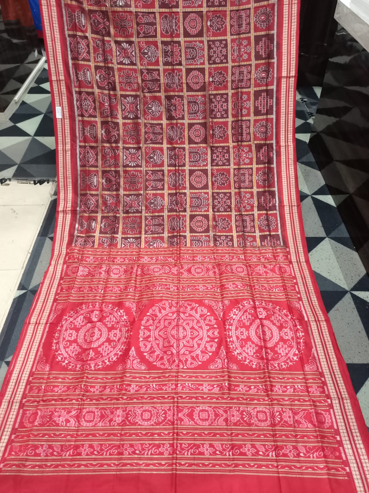 Coffee Red Nabakothi Design Sambalpuri Silk Saree