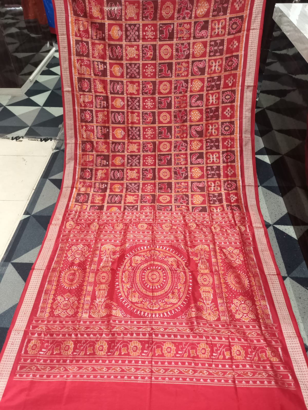 Maroon Red Nabakothi Design Sambalpuri Silk Saree