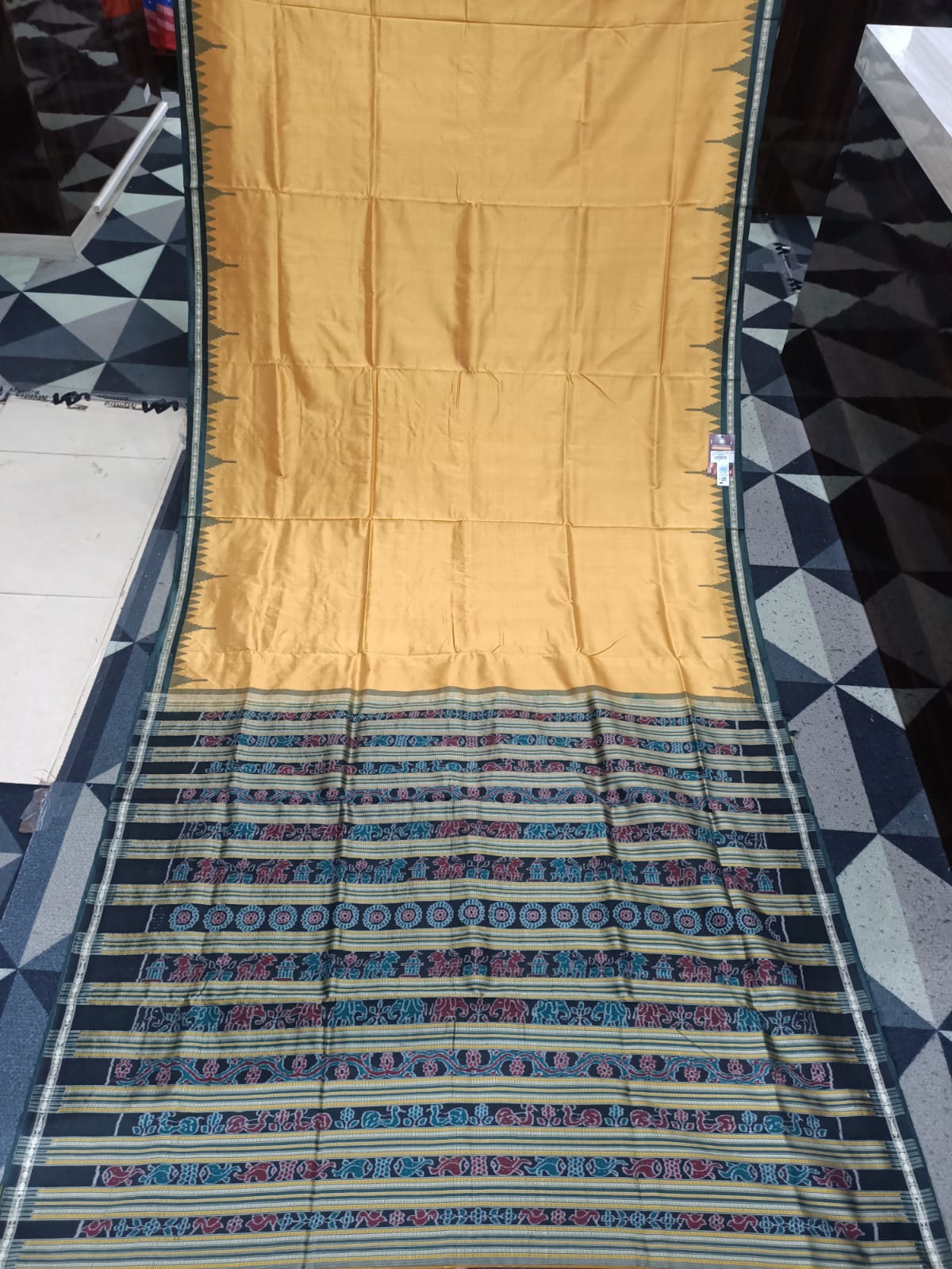 Mustard Yellow Green Ek Phulia Phoda Kumbha Sambalpuri Silk Saree