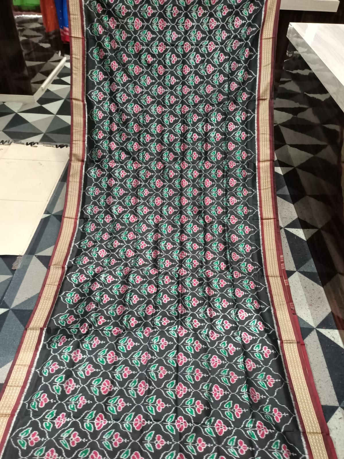 Black Maroon Hibiscus Flower Design Mulberry Silk Saree