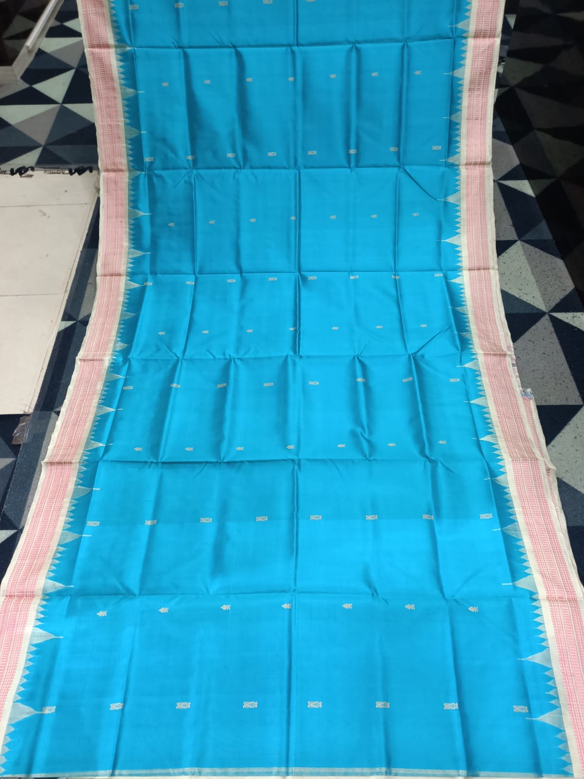 Rama Green Cream Phoda Kumbha Tusser Silk Saree