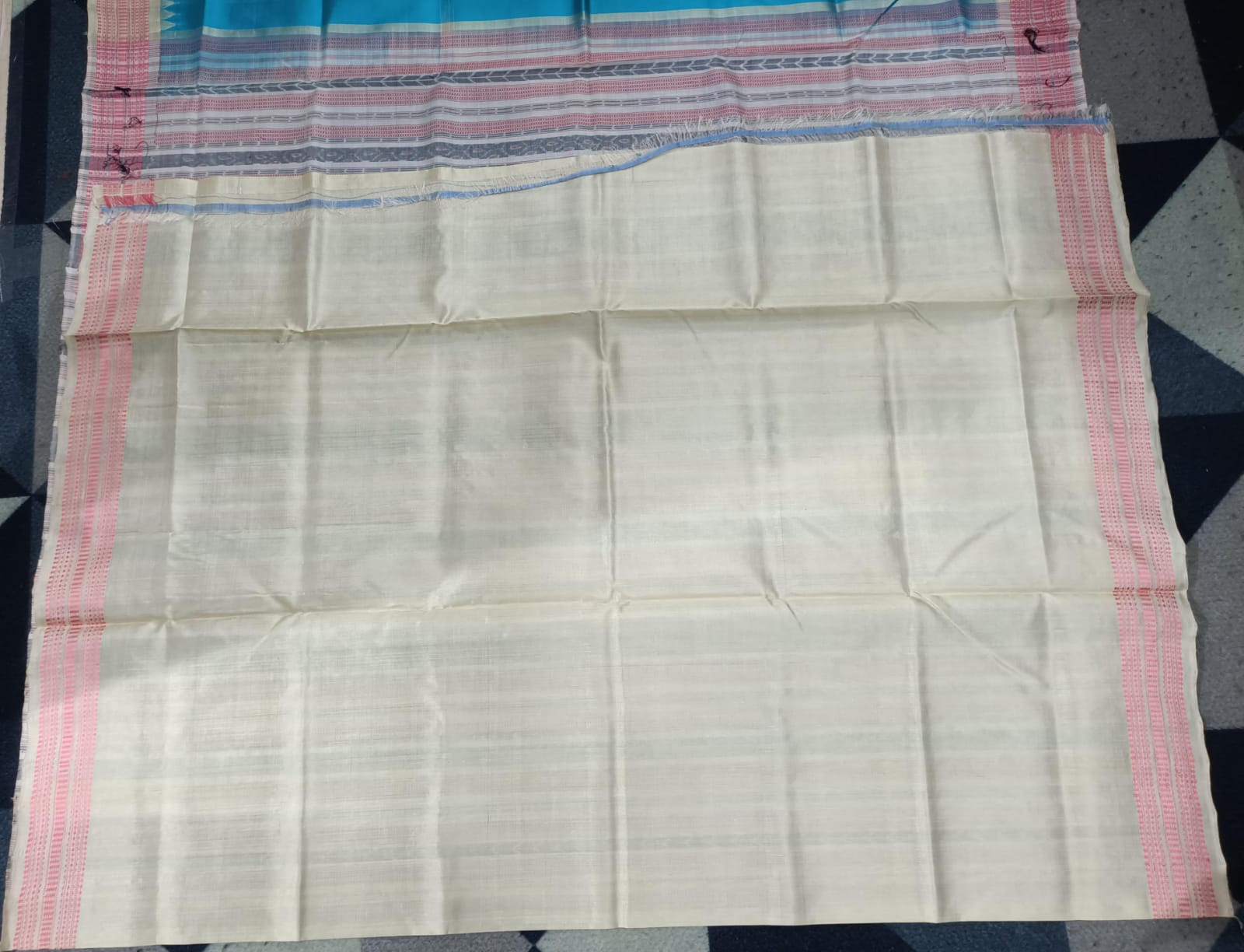 Rama Green Cream Phoda Kumbha Tusser Silk Saree