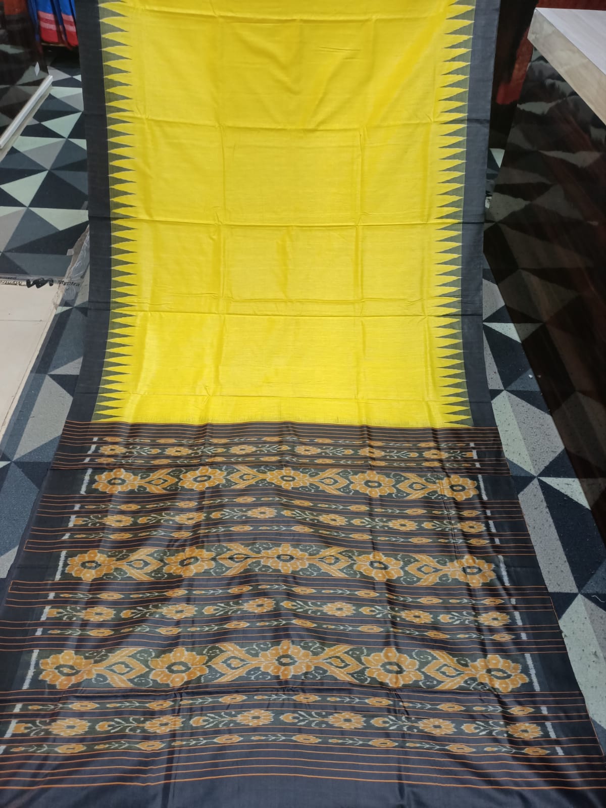 Yellow Black Kumbha Border Eri Tusser Silk Saree