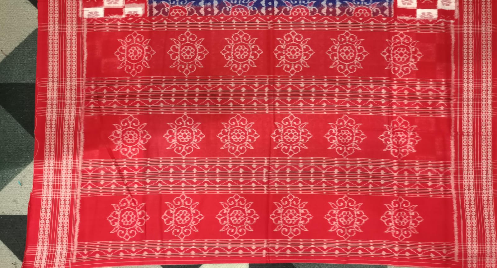 Blue Red Kothi Flower Design Sambalpuri Cotton Saree