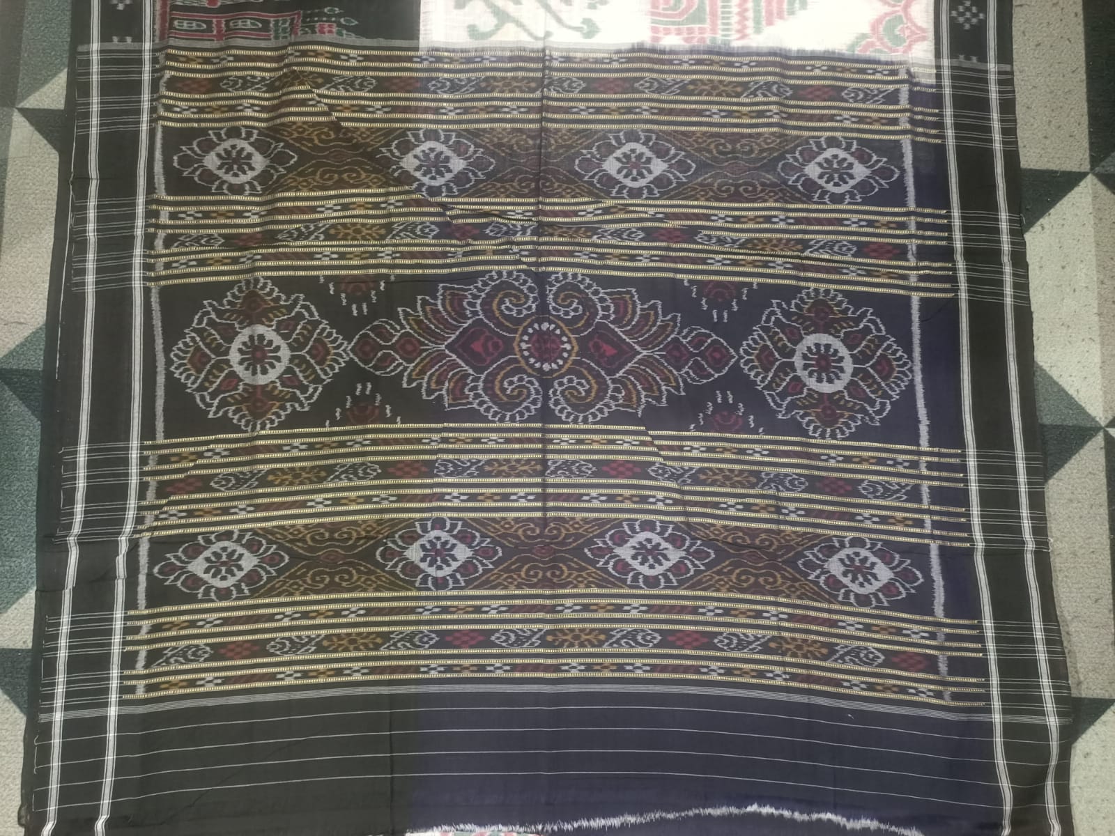 White Black Tajmahal Design Khandua Cotton Saree