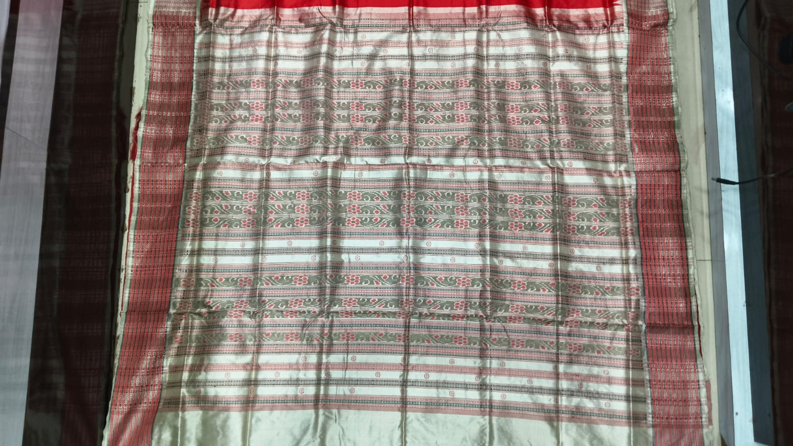 Red Off White Aqua Dash Phulia Border Bomkai Silk Saree