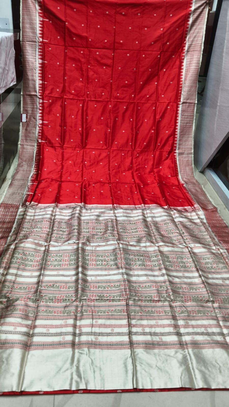 Red Off White Aqua Dash Phulia Border Bomkai Silk Saree