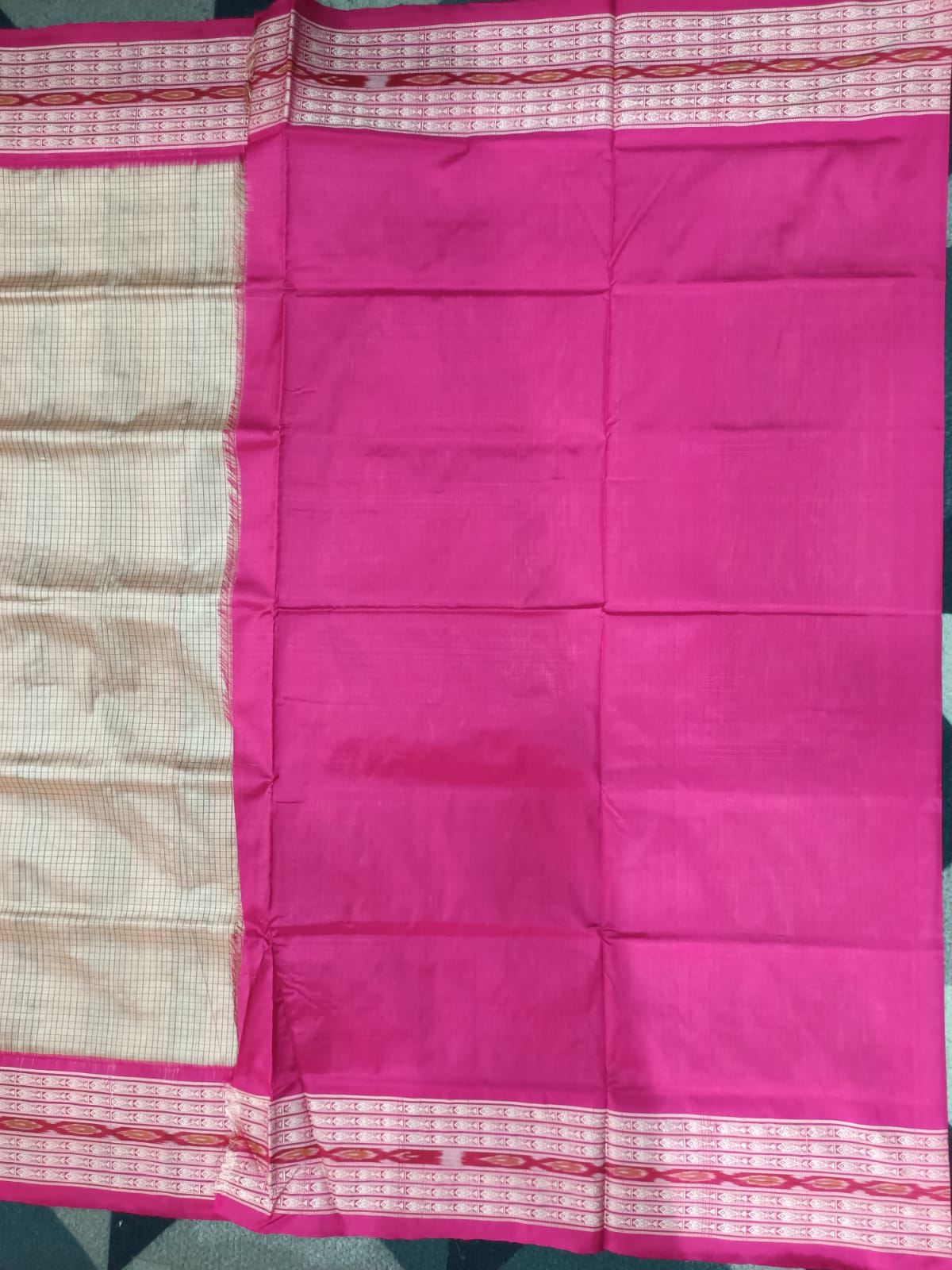 Off White Magenta Sachipar Odisha Handloom Sambalpuri Silk Saree
