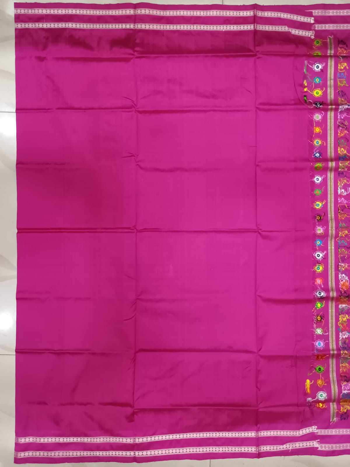 White Magenta Dolabedi Silk Saree