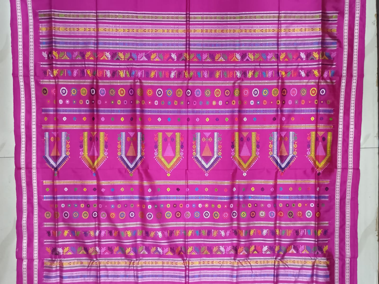 White Magenta Dolabedi Silk Saree