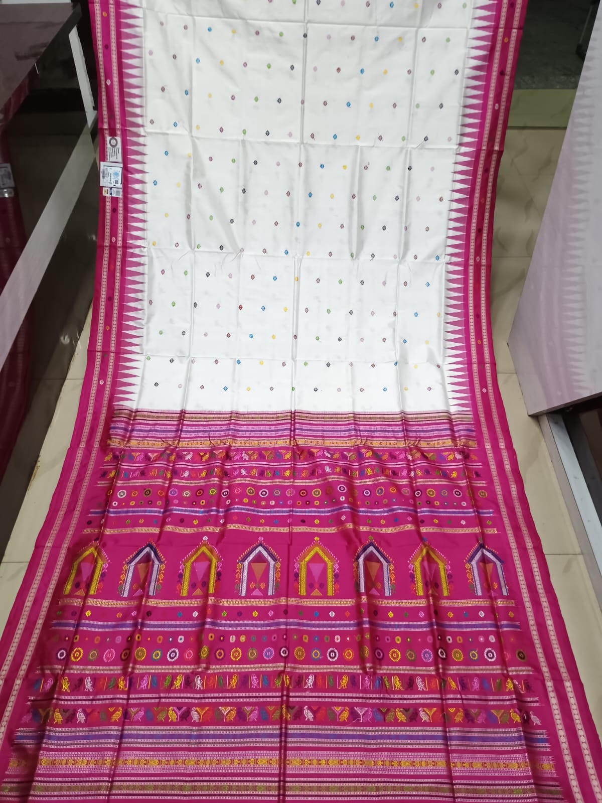 White Magenta Dolabedi Silk Saree