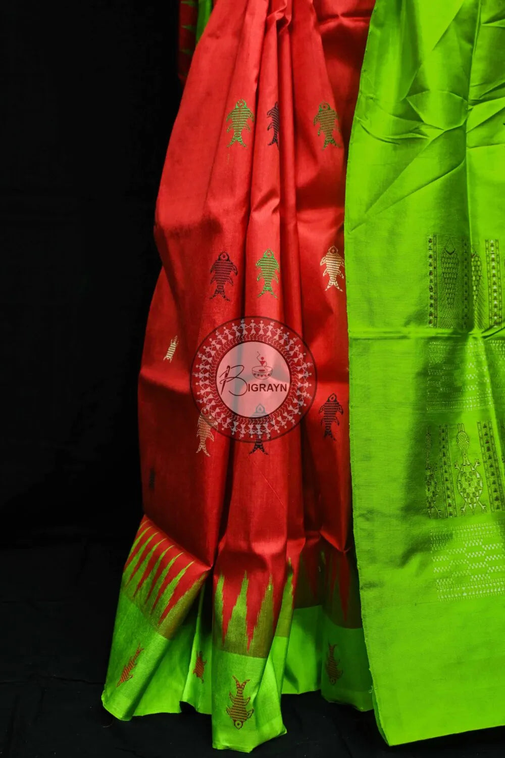 "Mastya Kachhap Red Neon Green Bomkai Silk Saree: Timeless Elegance and Vibrant Hues"