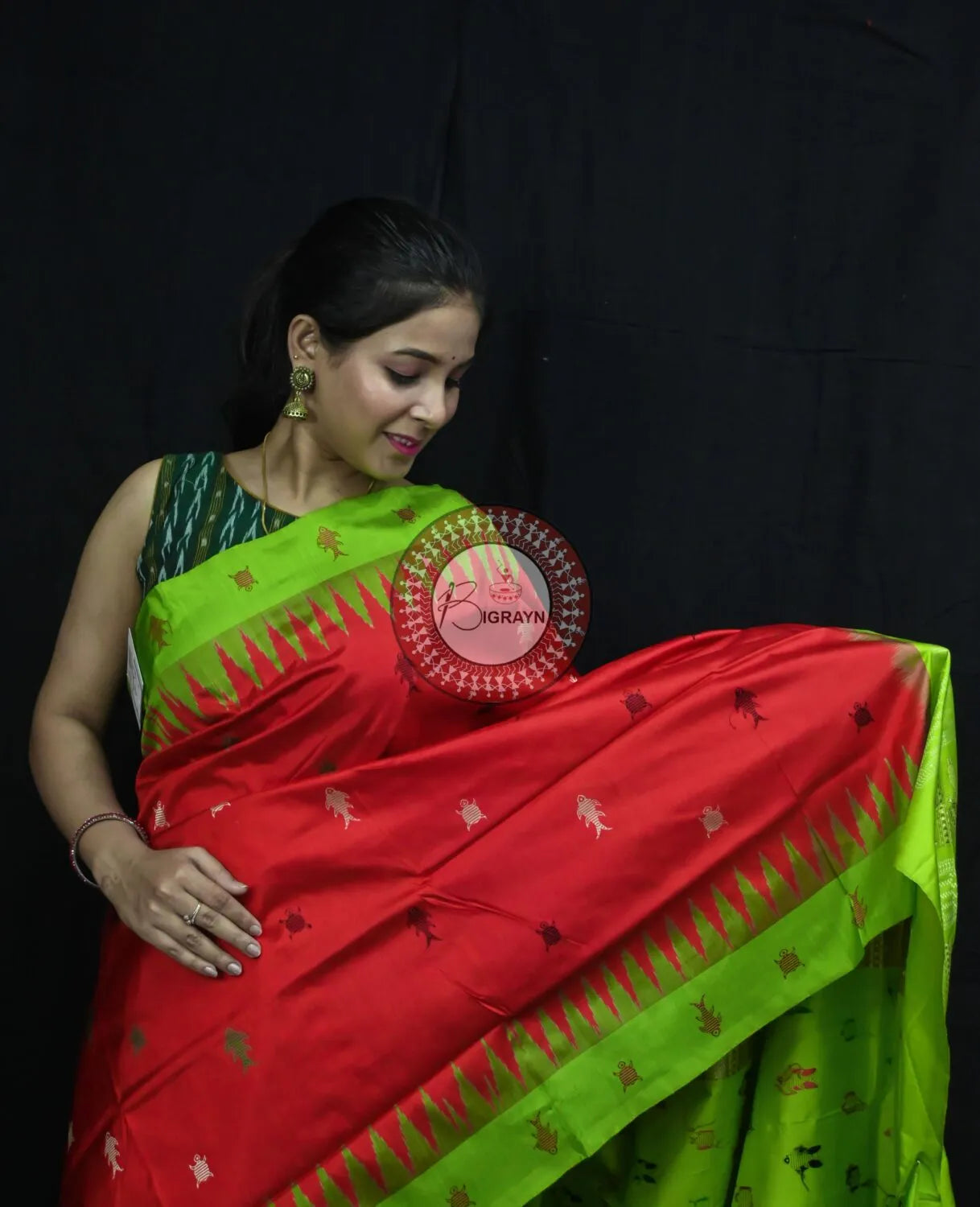 "Mastya Kachhap Red Neon Green Bomkai Silk Saree: Timeless Elegance and Vibrant Hues"