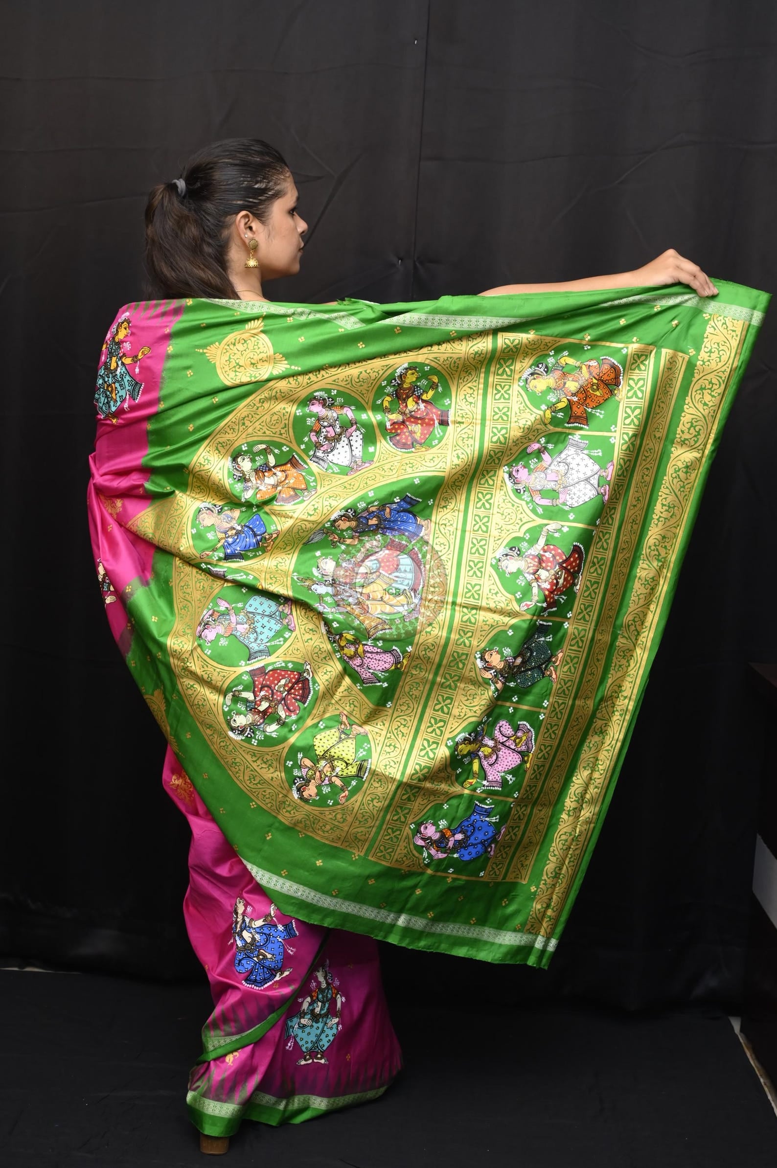 Magenta Green Half Circle Theme Pattachitra Sambalpuri Silk Saree