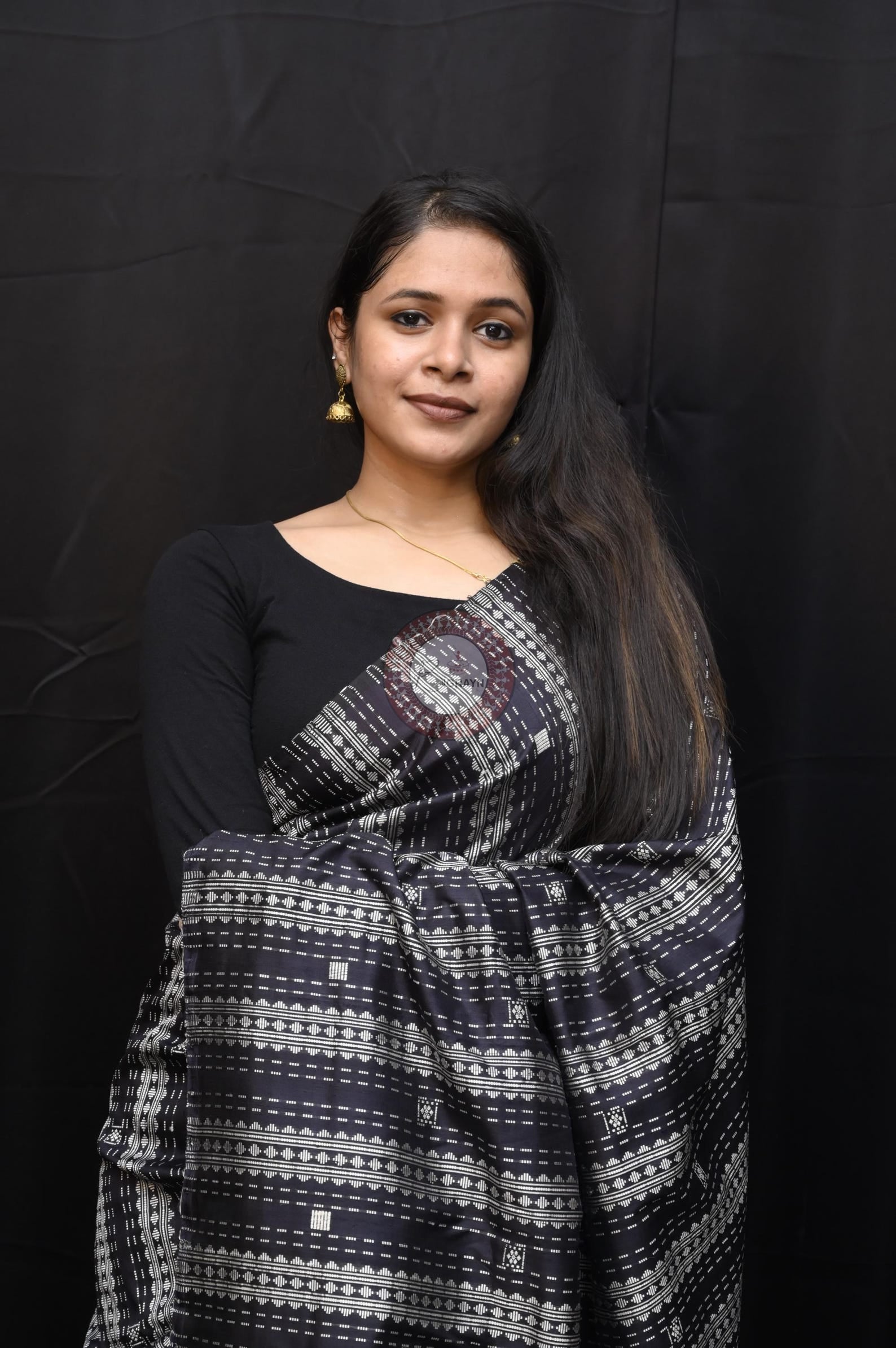 White Black Dushmanta Sakuntala Theme Pattachitra Berhampuri Silk Saree