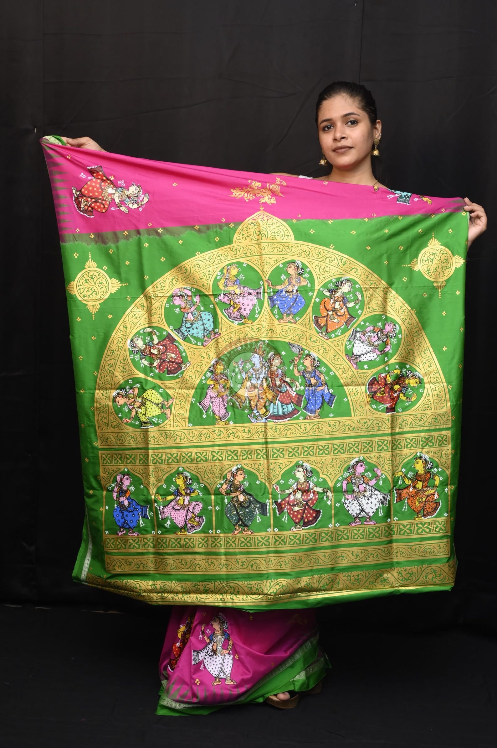 Magenta Green Half Circle Theme Pattachitra Sambalpuri Silk Saree