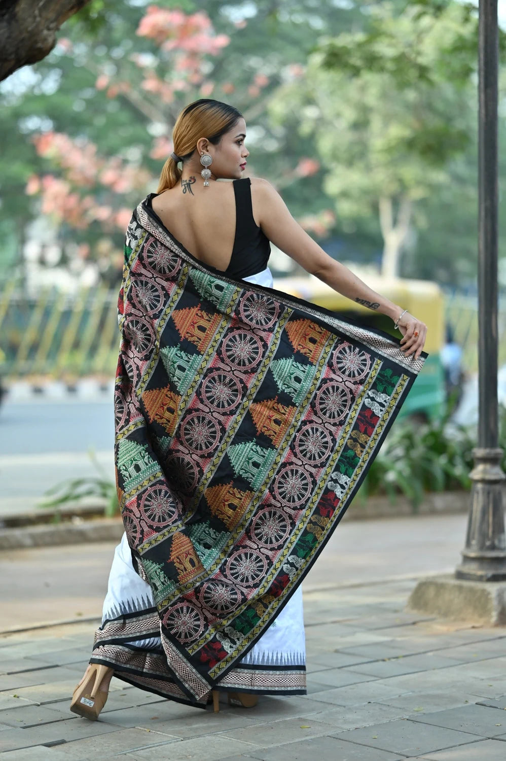 White Black Konark Temple Chakra Sambalpuri Exclusive Silk Saree