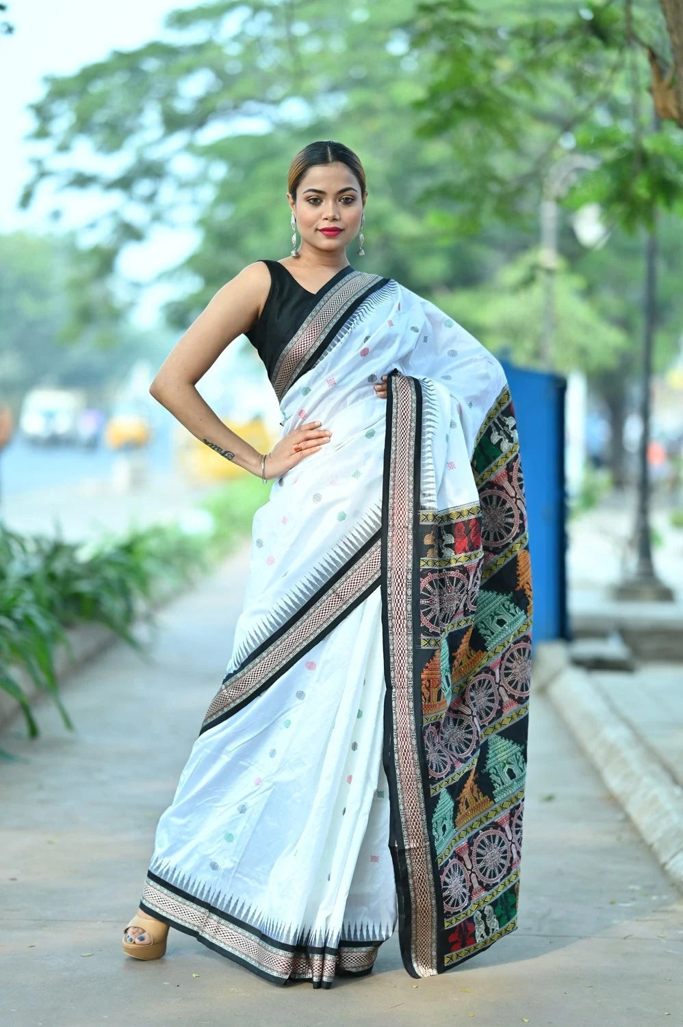 White Black Konark Temple Chakra Sambalpuri Exclusive Silk Saree