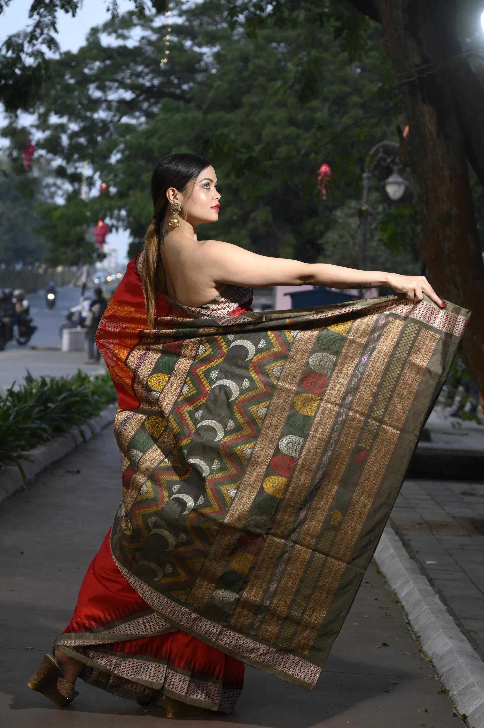 Red Olive Green Chandrama Exclusive Sambalpuri Silk Saree