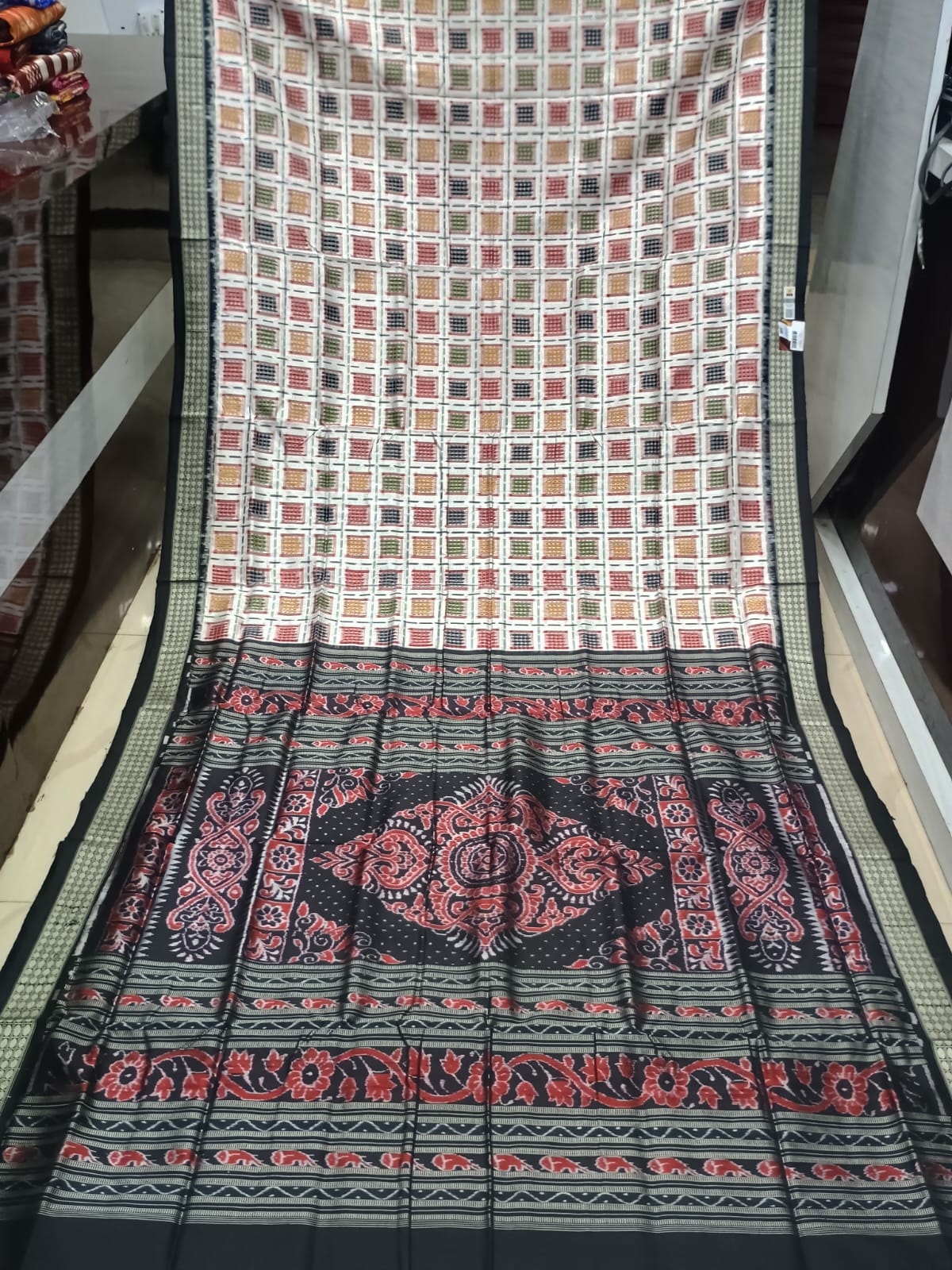Cream and Jet Black Handwoven Sambalpuri Vichitrapuri Bomkai Silk Saree