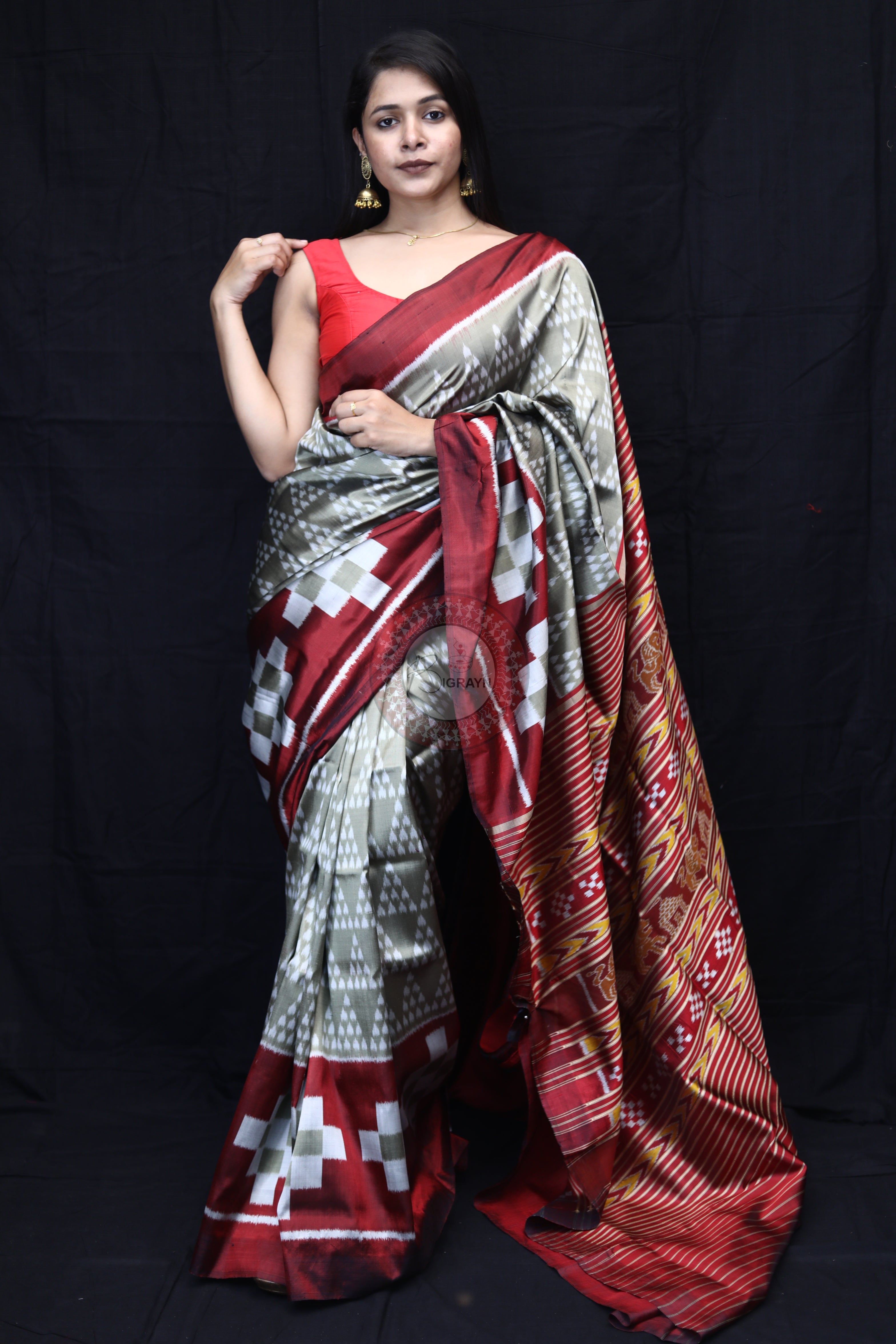 Grey Chita Maroon Pasapali Scot Mulberry Silk Saree