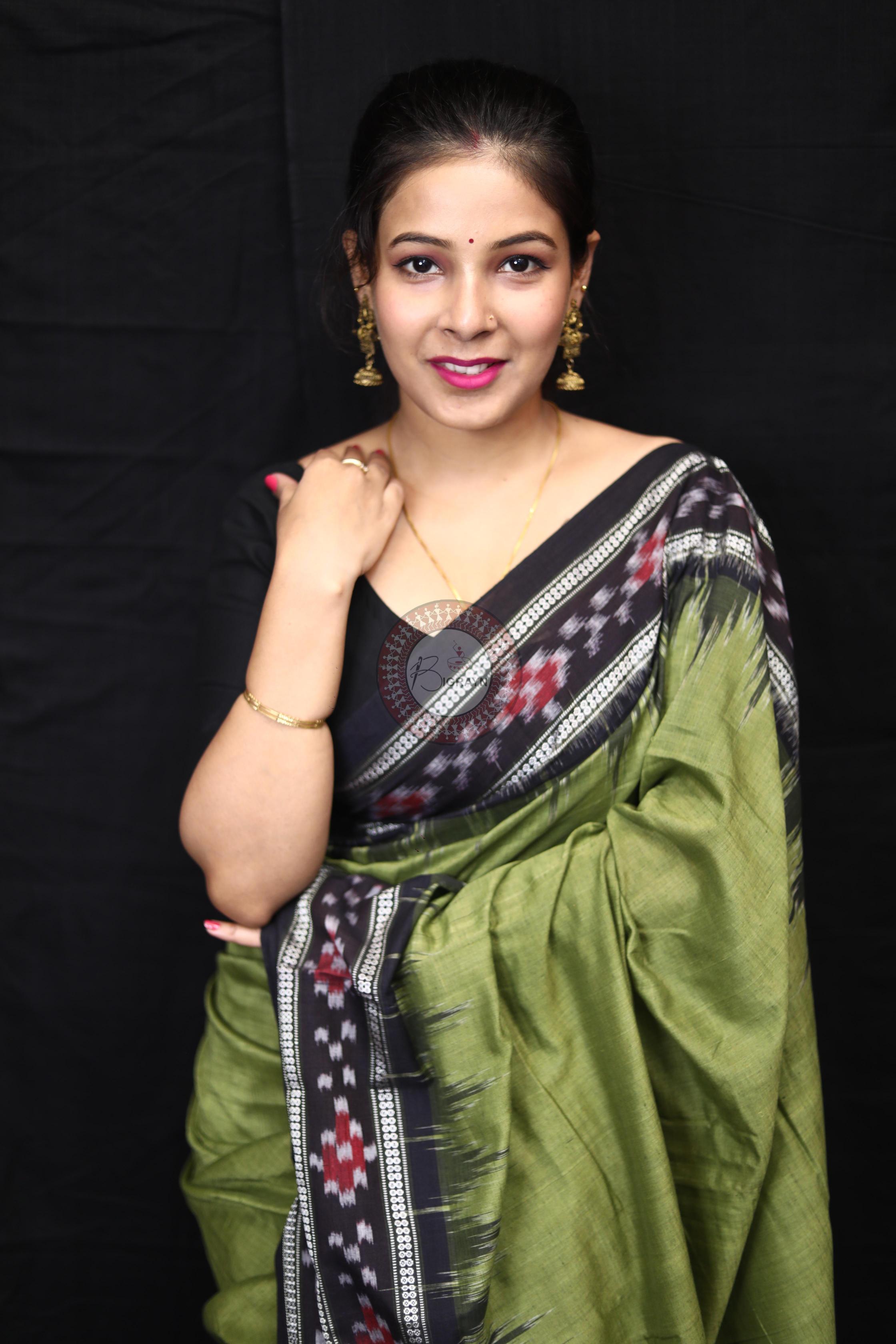 Mehndi Black Rekha Pasapali Khandua Cotton Saree
