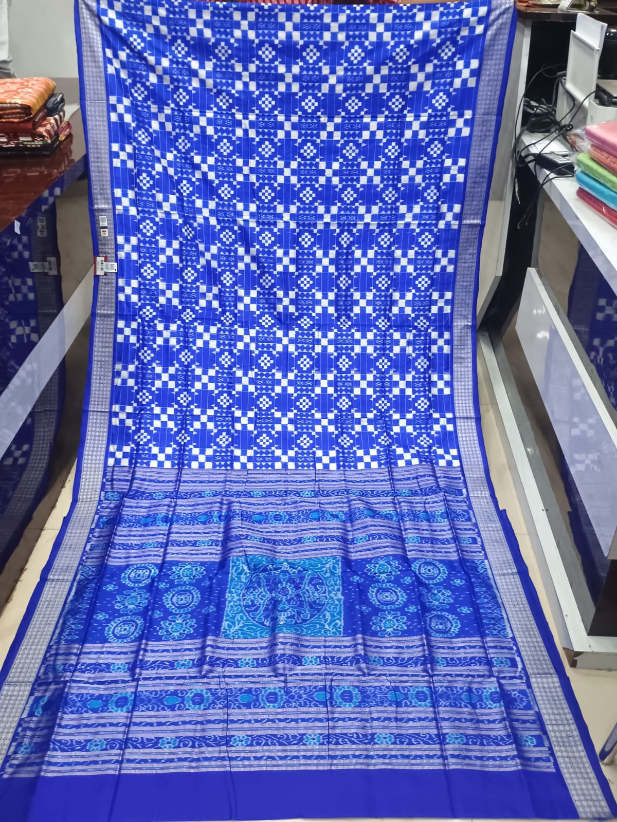 Royal Blue and White Handwoven Sambalpuri Vichitrapuri Bomkai Silk Saree
