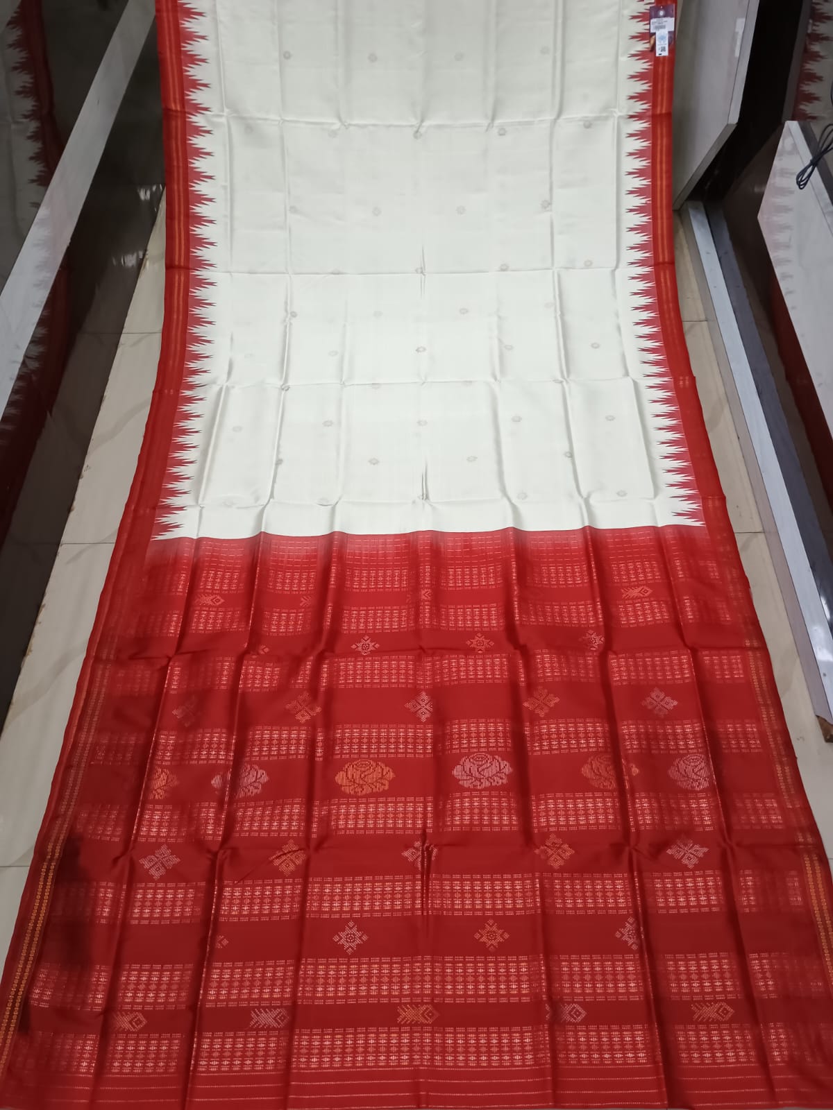 White Red Double Anchal Berhampuri Silk Saree
