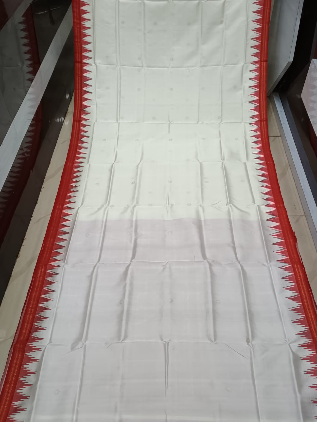 White Red Double Anchal Berhampuri Silk Saree