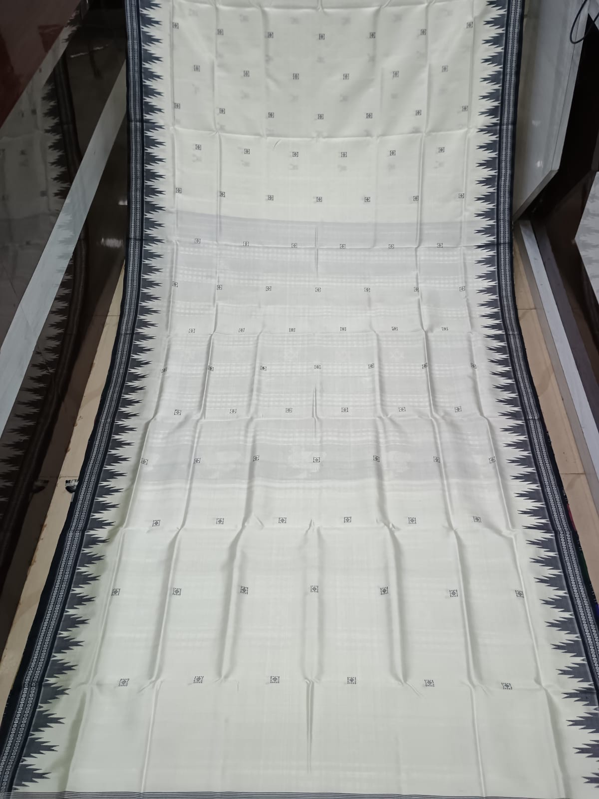 White Black Multi Colour Anchle Double Anchal Berhampuri Silk Saree