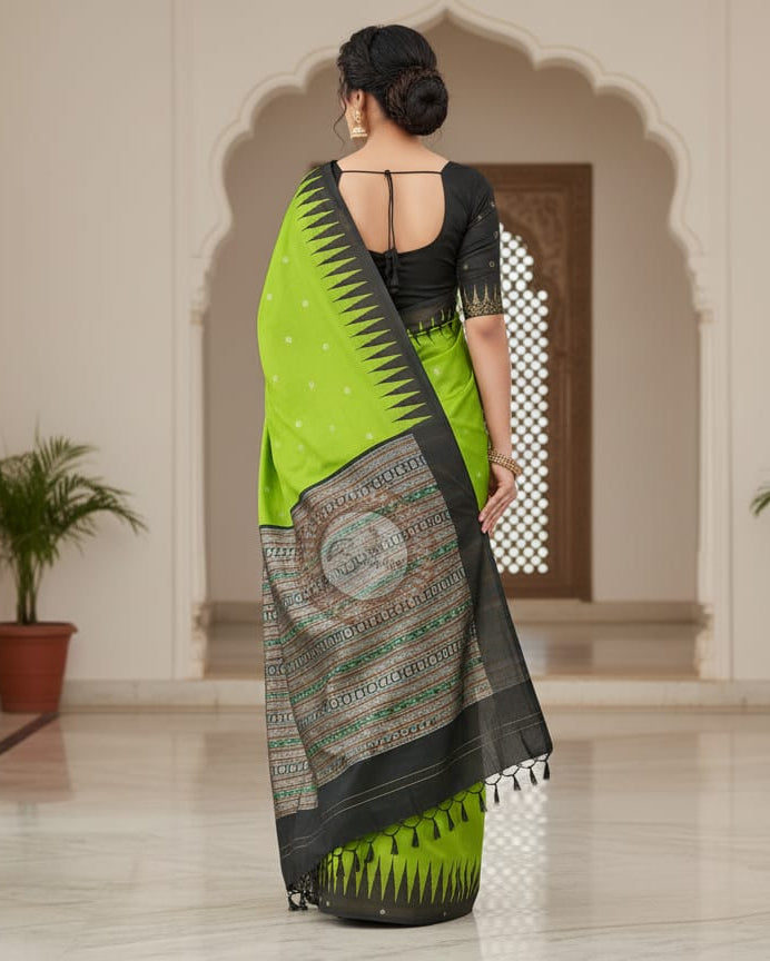 Green Black Flower Design Plain Border Bomkai Silk Saree